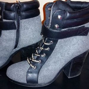 Size 9 1/2 grey black booties wool and faux leather